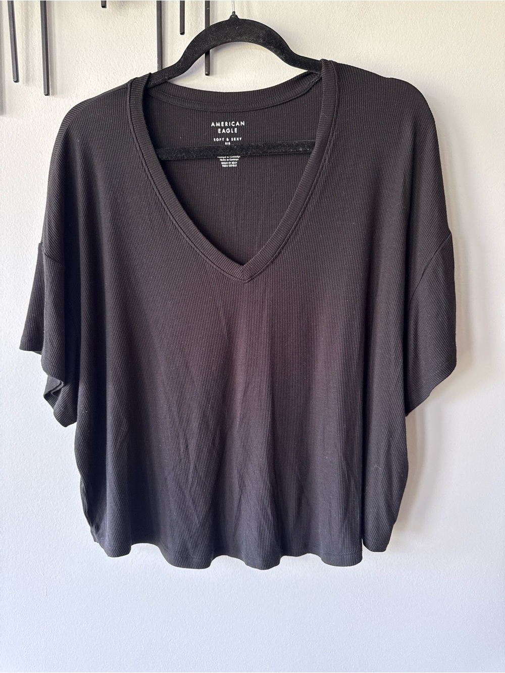 American Eagle Outfitters Black V-Neck Ribbed Short Sleeve Top